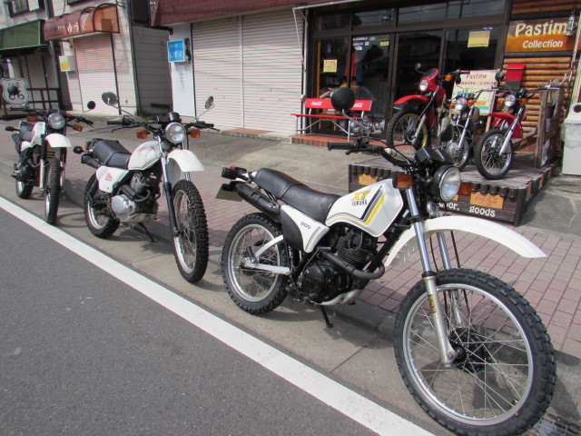 紅白のオフ車達～♪: パスタイムコレクション店主のつぶやき